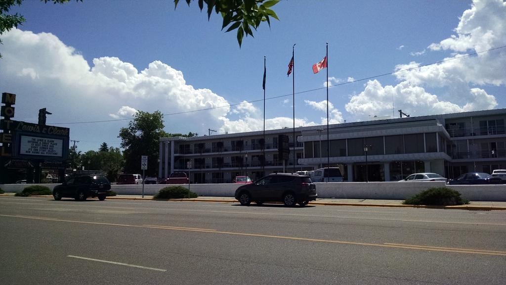 Lewis & Clark Motel - โบซแมน ภายนอก รูปภาพ